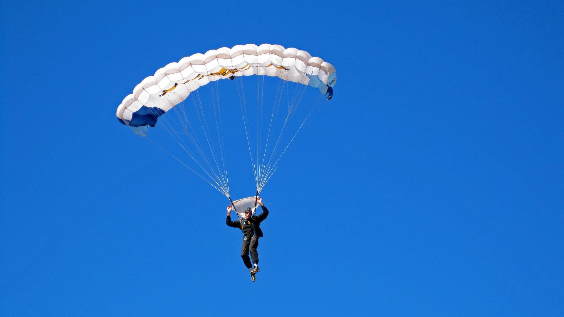 伊朗男足在巴黎奥运会比赛中以1-0战胜法国，伊朗男足进过几次世界杯